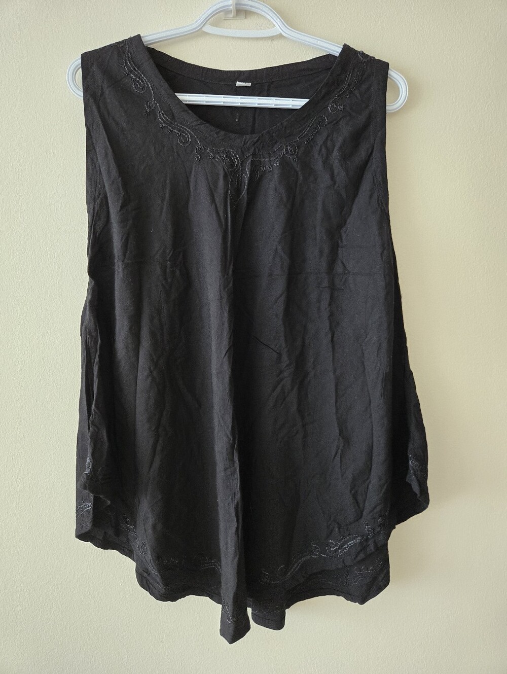 No Brand XL Black Sleeveless Embroidered 100% Cotton Top